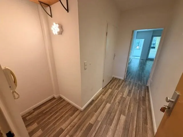 Schöne 2-Zimmer Hochparterre Wohnung mit Balkon in Berlin Tempelhof! — photo 1